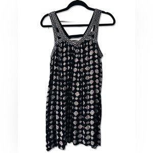 Sz small American Eagle boho top black white